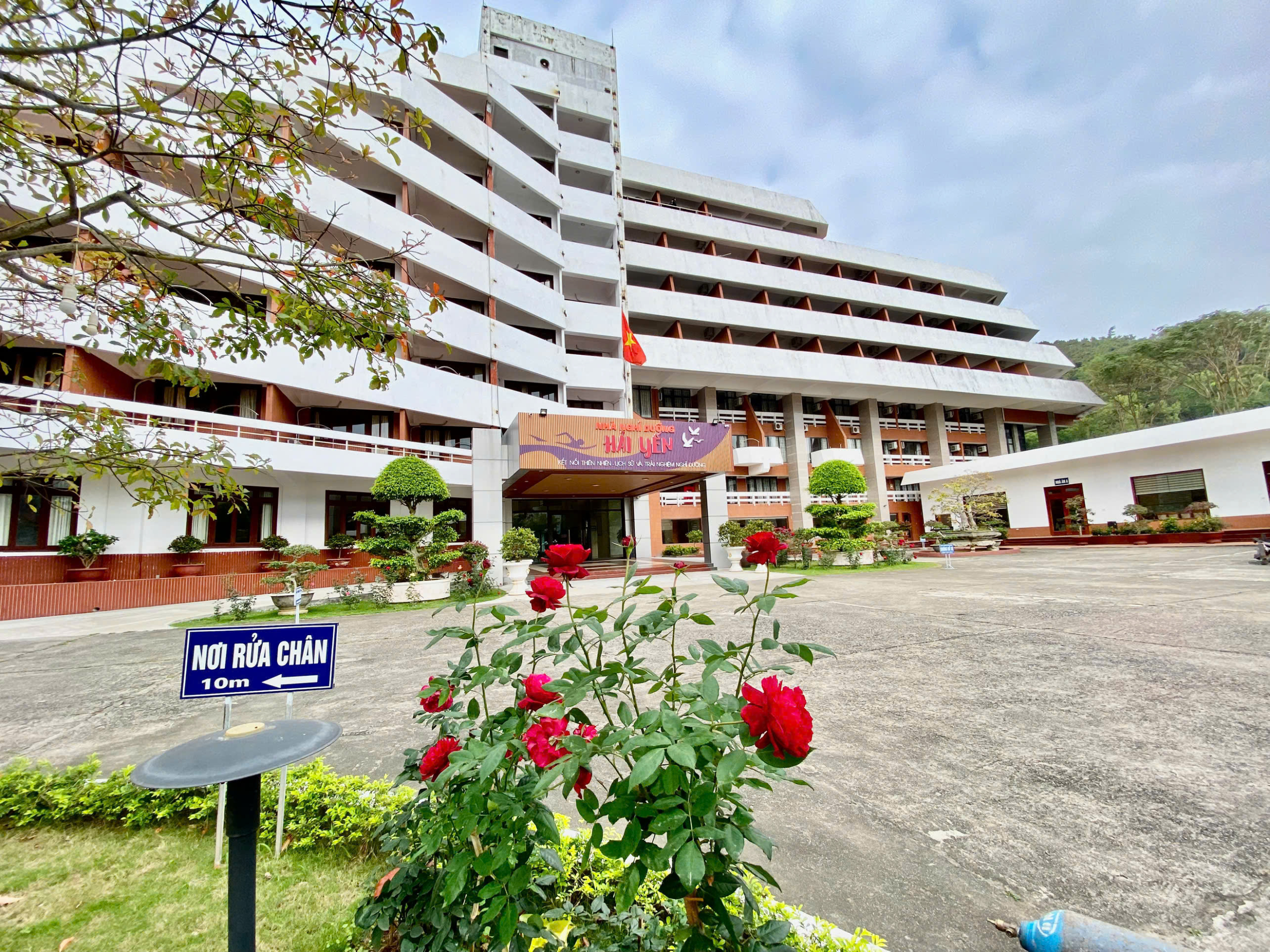 Khuôn viên thoáng mát